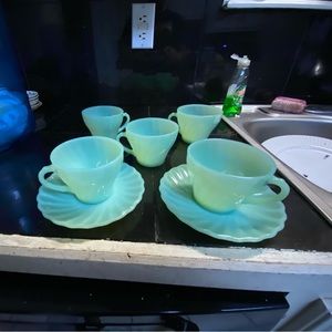 Vintage anchor hocking tea cups and saucers( 5 cups 2 saucers)